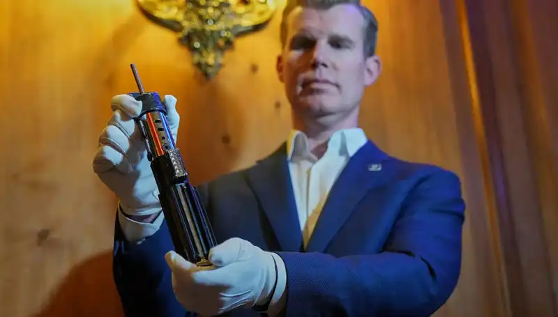 Darth Vader'ın İkonik Işın Kılıcı 3.65 Milyon Dolara Satıldı: Koleksiyoncuların Gözdesi