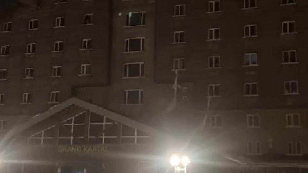 Otel Yangınında Çarşaflarla Kurtulma Anı