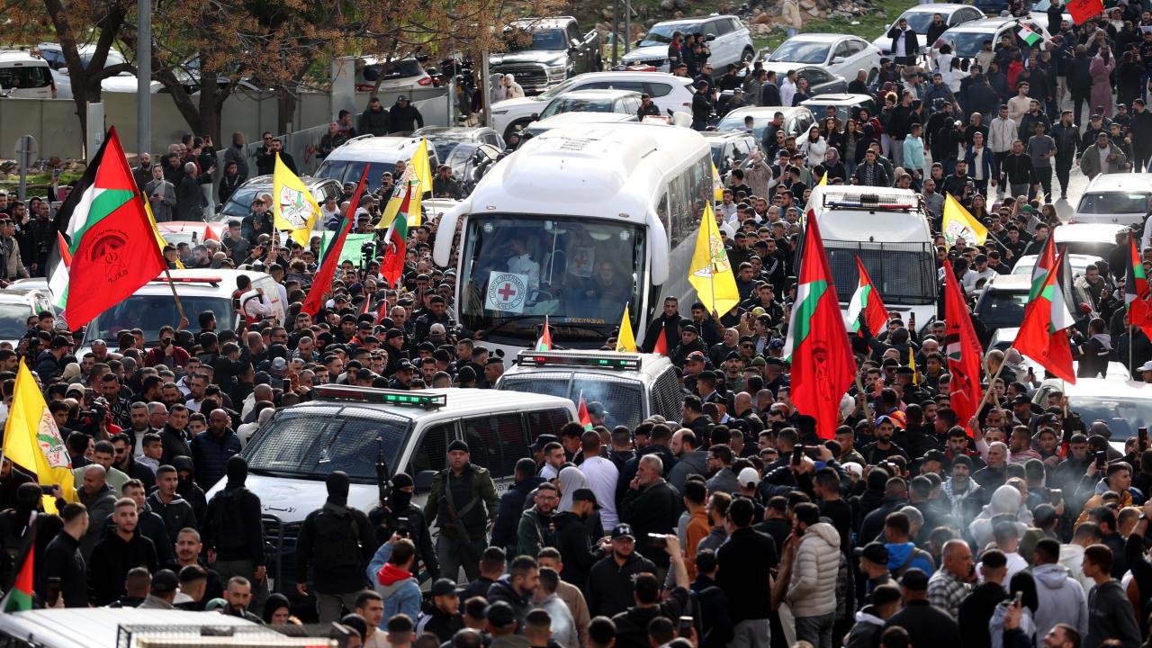 Hamas ve İsrail arasındaki esir takası devam ediyor